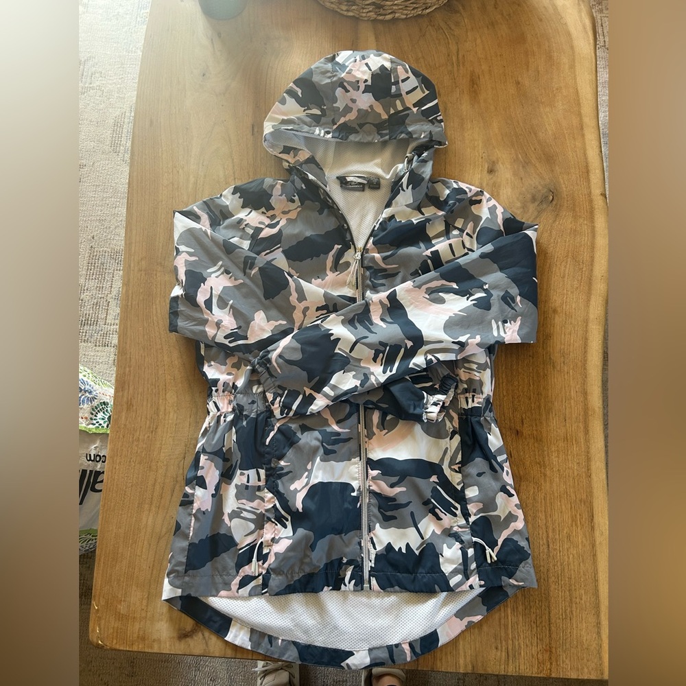 Camo windbreaker / rain jacket